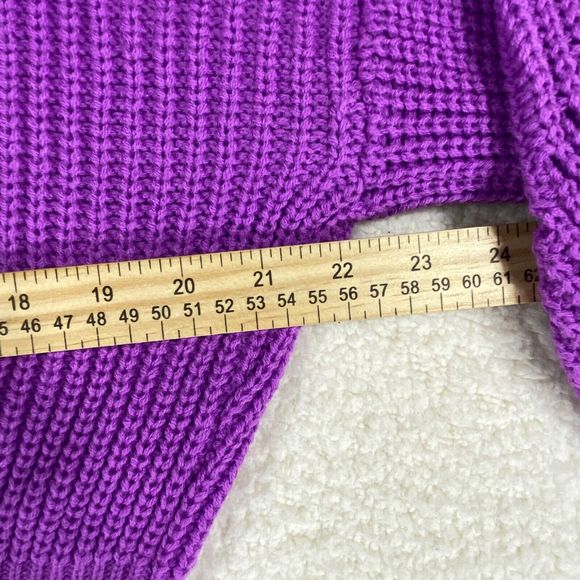 GB Purple Cable Knit Long Sleeve Crop Sweater NWT Size Small - Picture 7 of 9